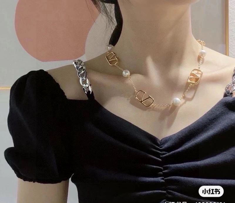 TopPick Valentino Necklaces 211029