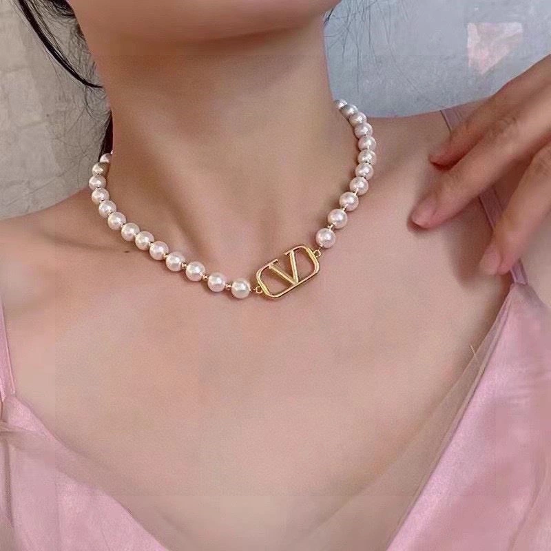 Lightweight Valentino Necklaces 210311