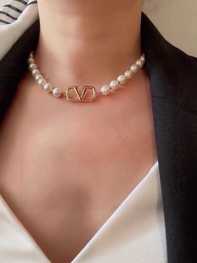 Lightweight Valentino Necklaces 210311
