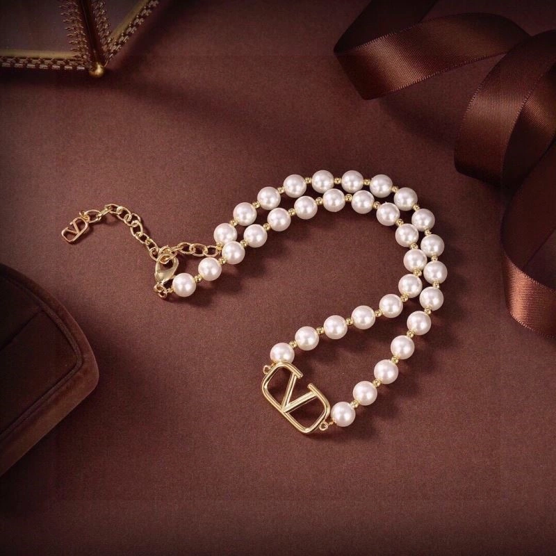 Lightweight Valentino Necklaces 210311