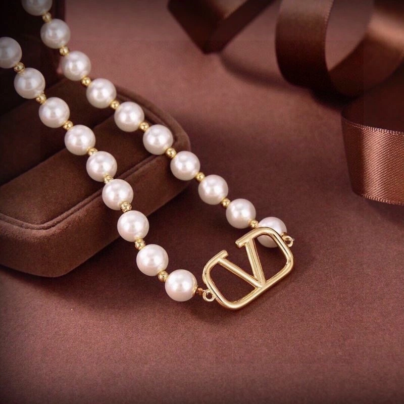 Lightweight Valentino Necklaces 210311
