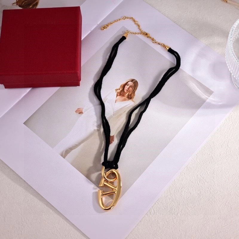 Valentino Necklaces Chic 209632