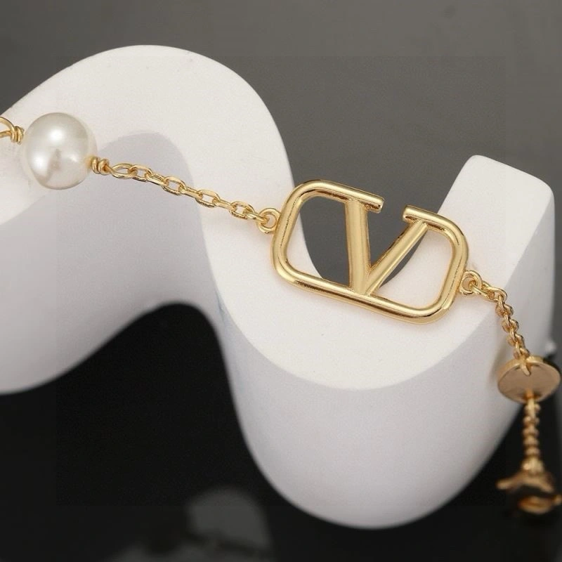 Compact Valentino Necklaces 209043