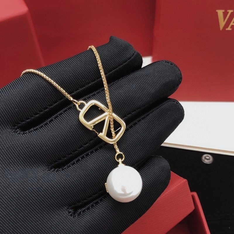 Practical Valentino Necklaces 209038