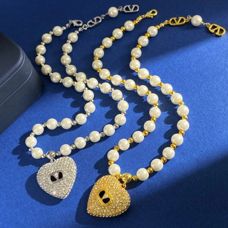 Vibrant Valentino Necklaces 208395