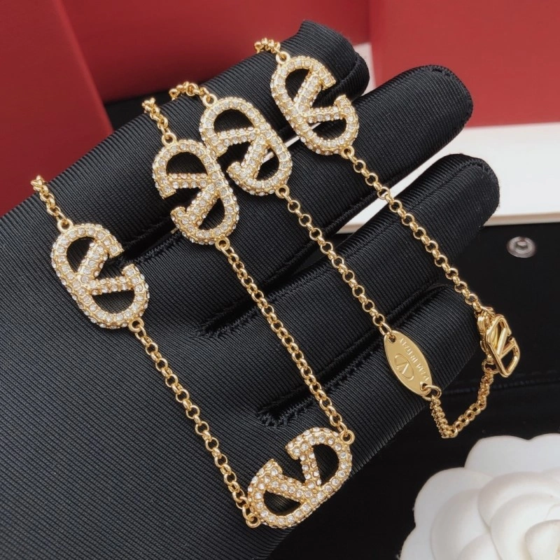 Efficient Valentino Necklaces 207691