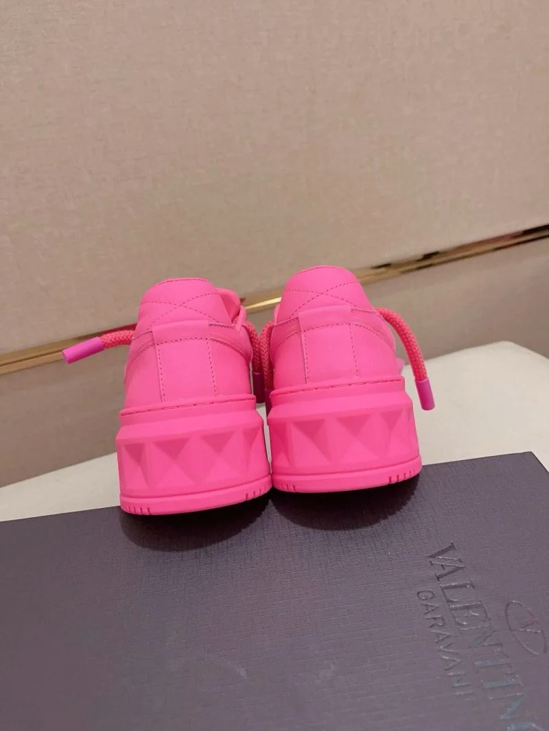 Refined Valentino One Stud Shoes 36937