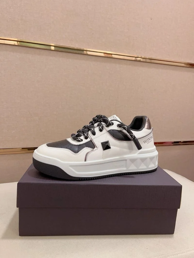 Valentino One Stud Shoes Durable 36934