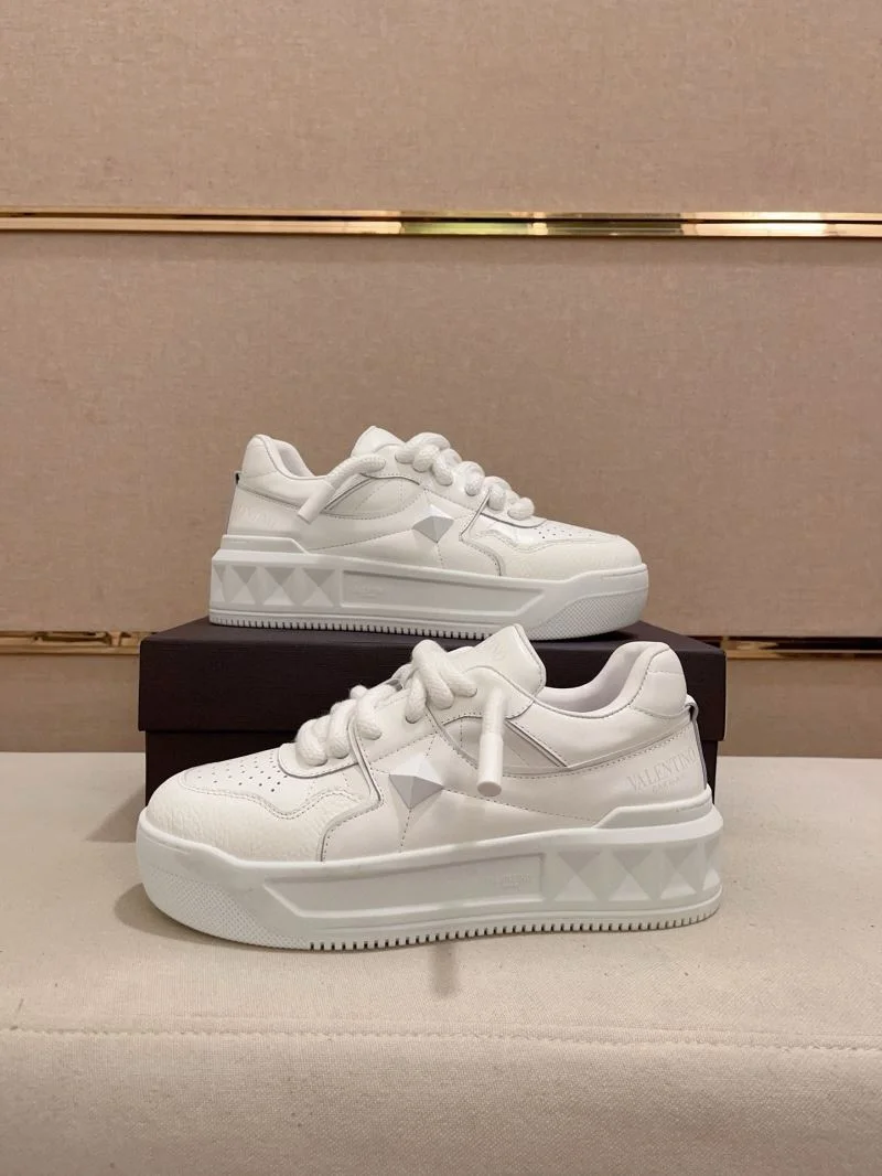 UrbanChic Valentino One Stud Shoes 36936