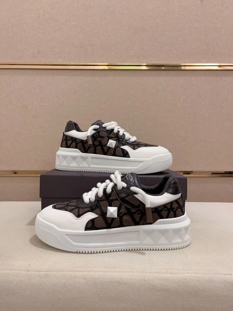 Valentino One Stud Shoes Supportive 36932