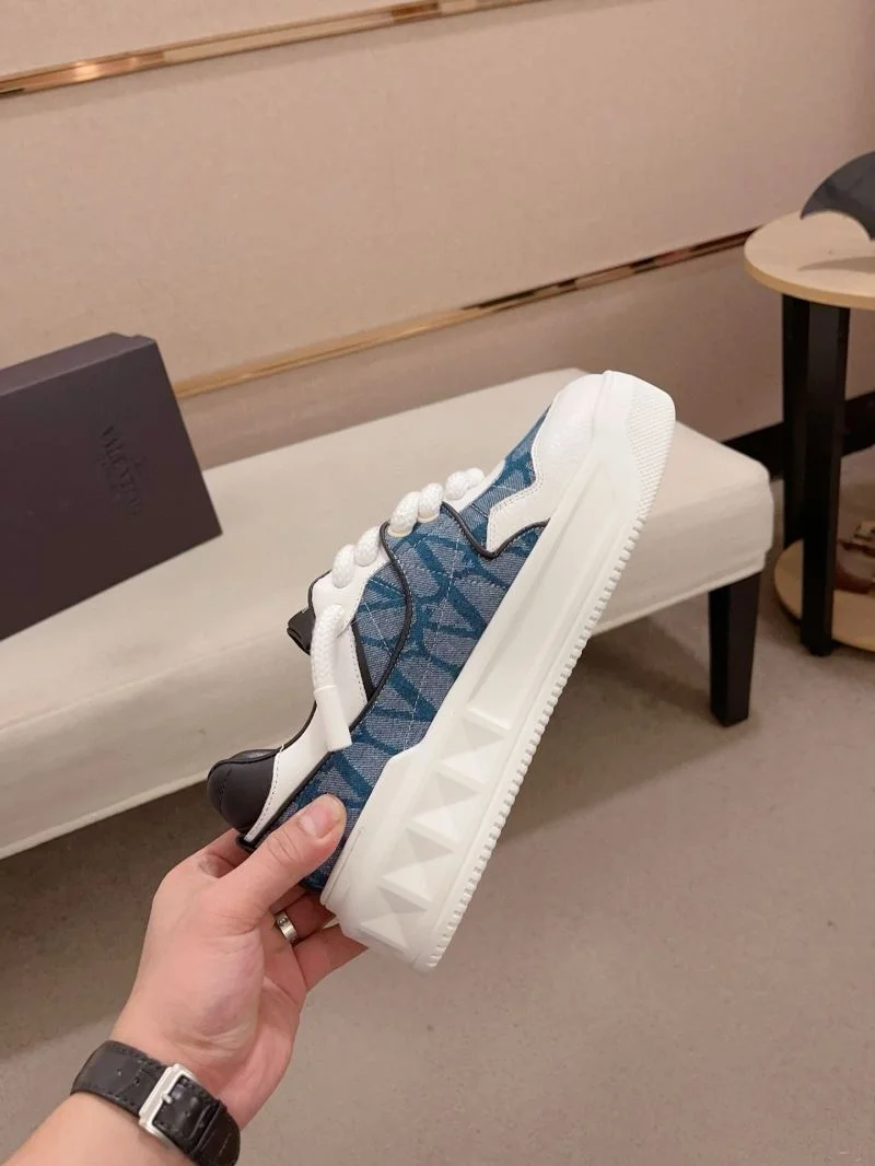 Valentino One Stud Shoes TravelReady 36927