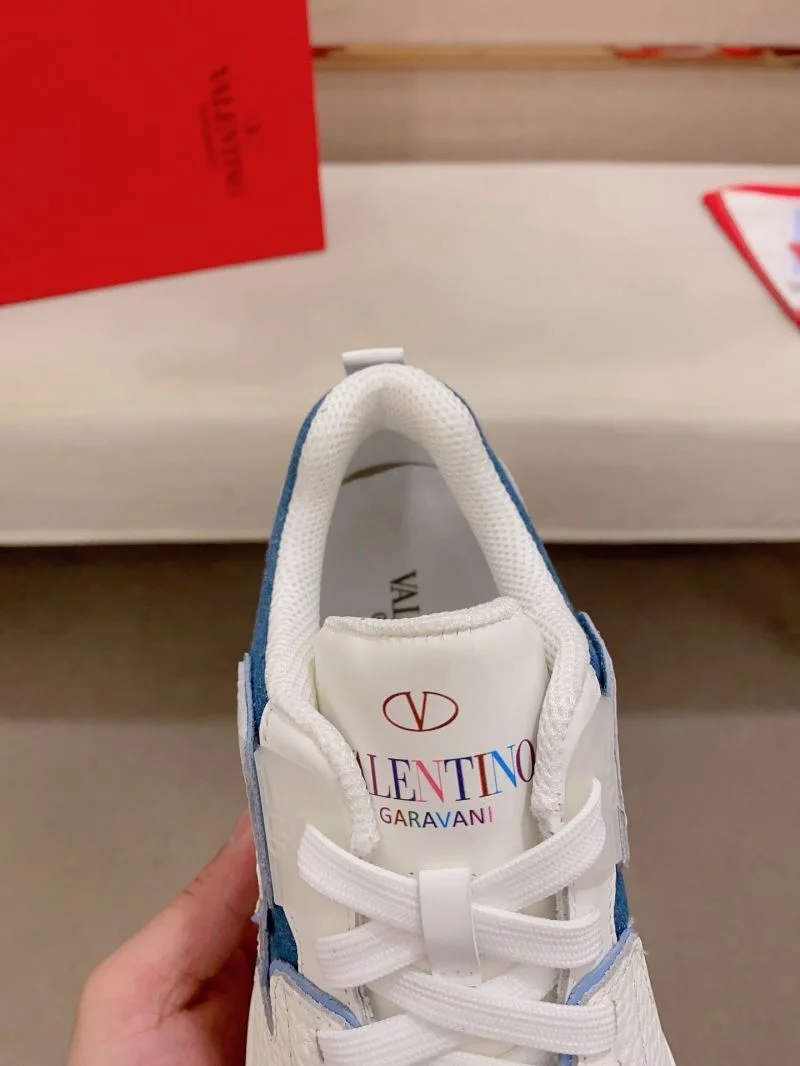 Elegant Valentino One Stud Shoes 36925