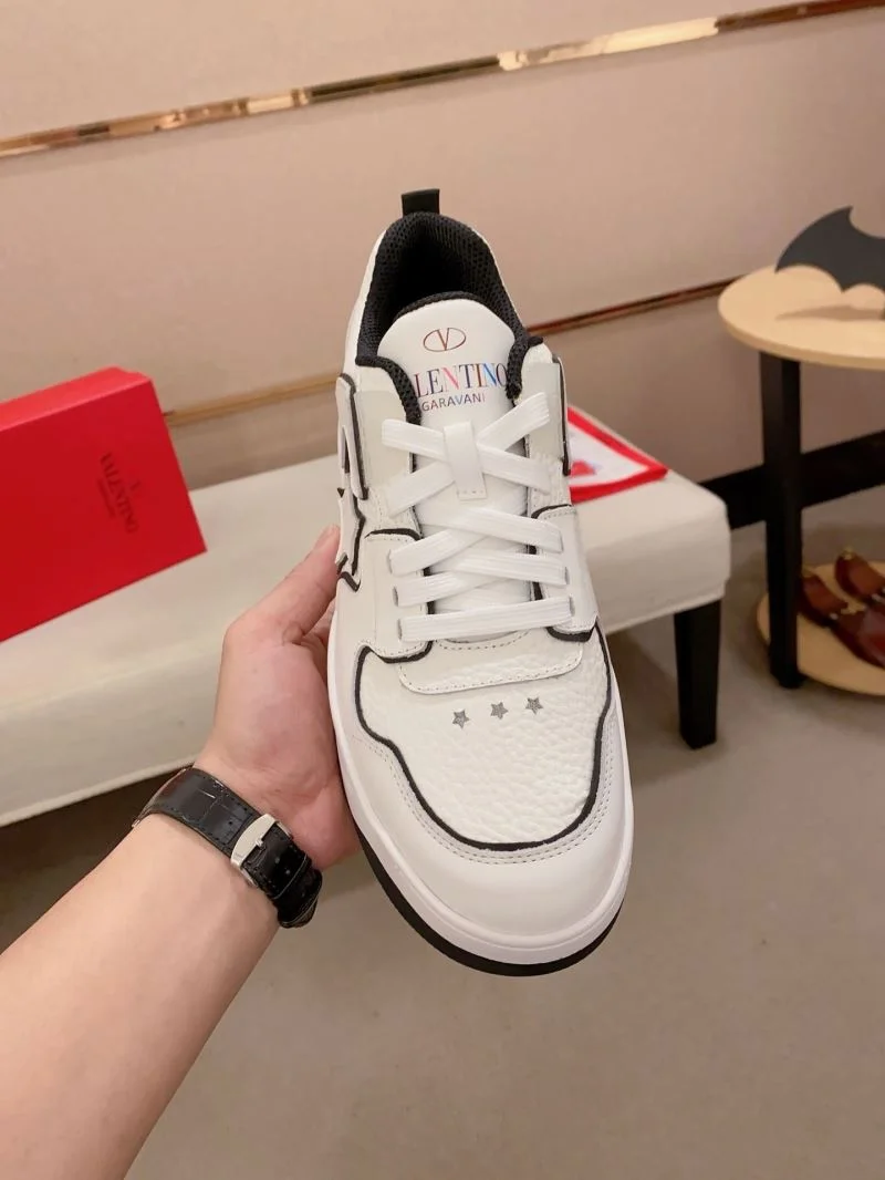 Valentino One Stud Shoes Unisex 36924