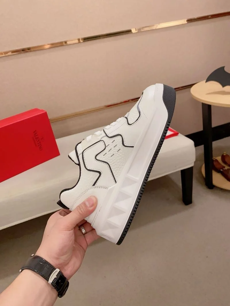 Valentino One Stud Shoes Unisex 36924