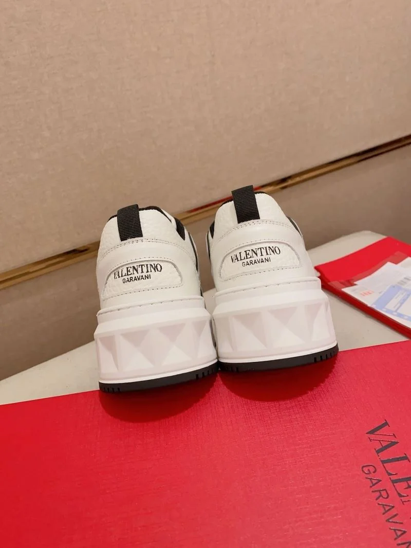 Valentino One Stud Shoes Unisex 36924