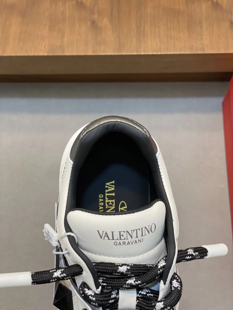 Refined Valentino One Stud Shoes 36905