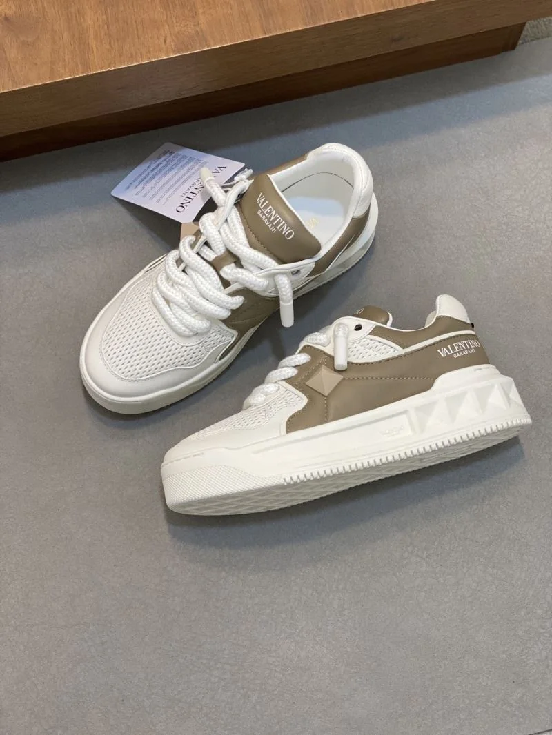 Sporty Valentino One Stud Shoes 36913