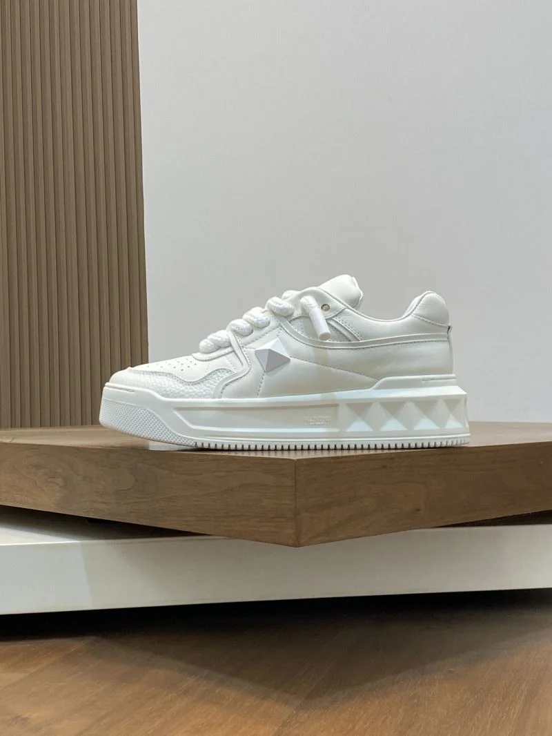 Functional Valentino One Stud Shoes 36914