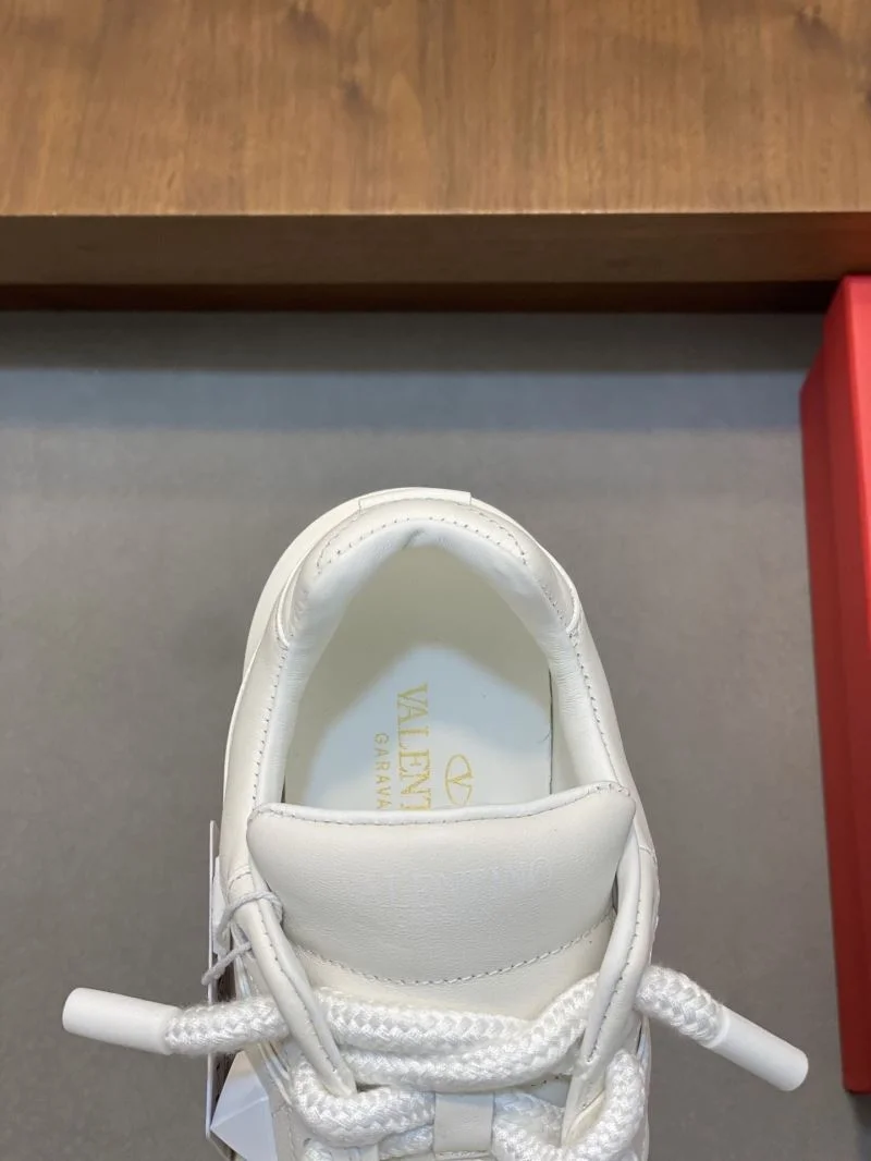 Functional Valentino One Stud Shoes 36914