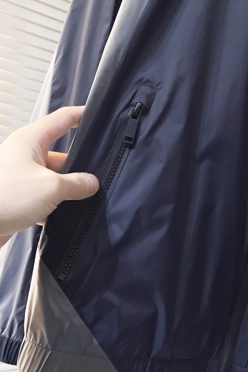 Minimalist Valentino Outwear 175005