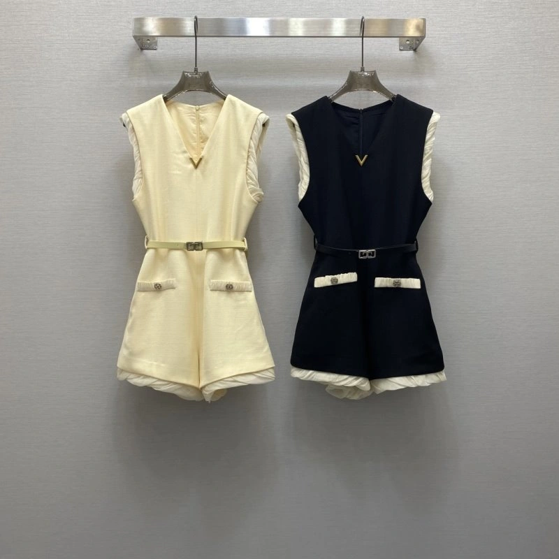 Chic Valentino Outwear 174398