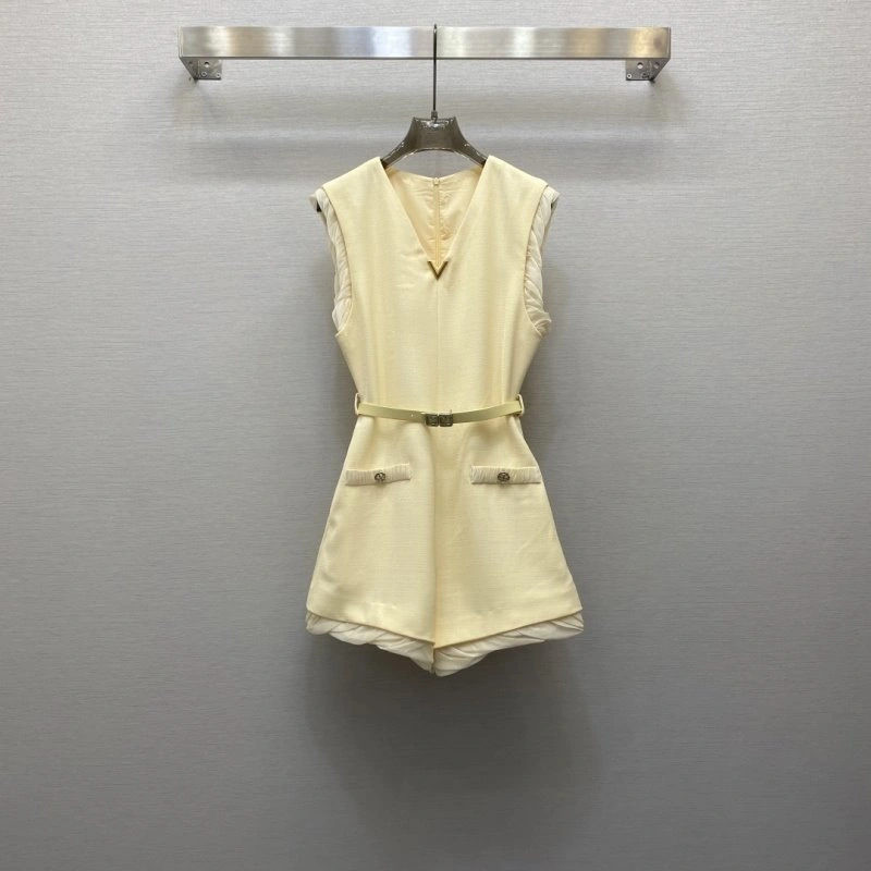 Chic Valentino Outwear 174398