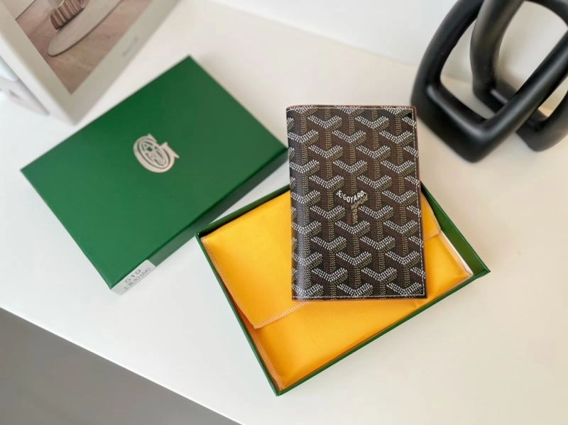 Stylish Valentino Passport Holders 270509
