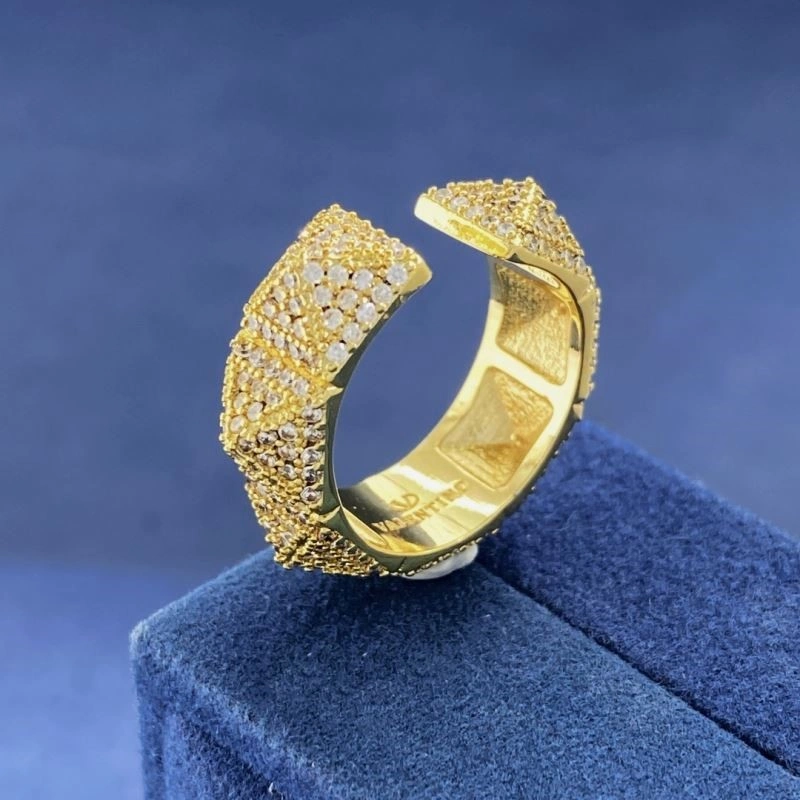 Valentino Rings Trendsetting 210313