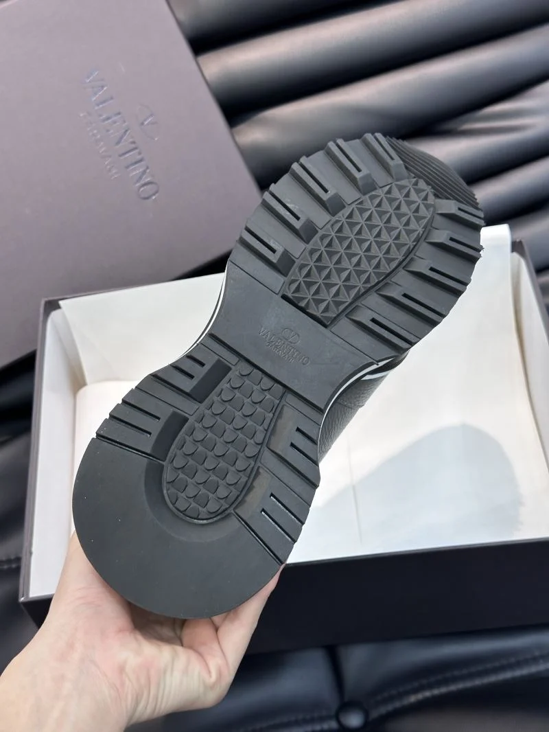 Valentino Rockrunner Shoes Durable 35801
