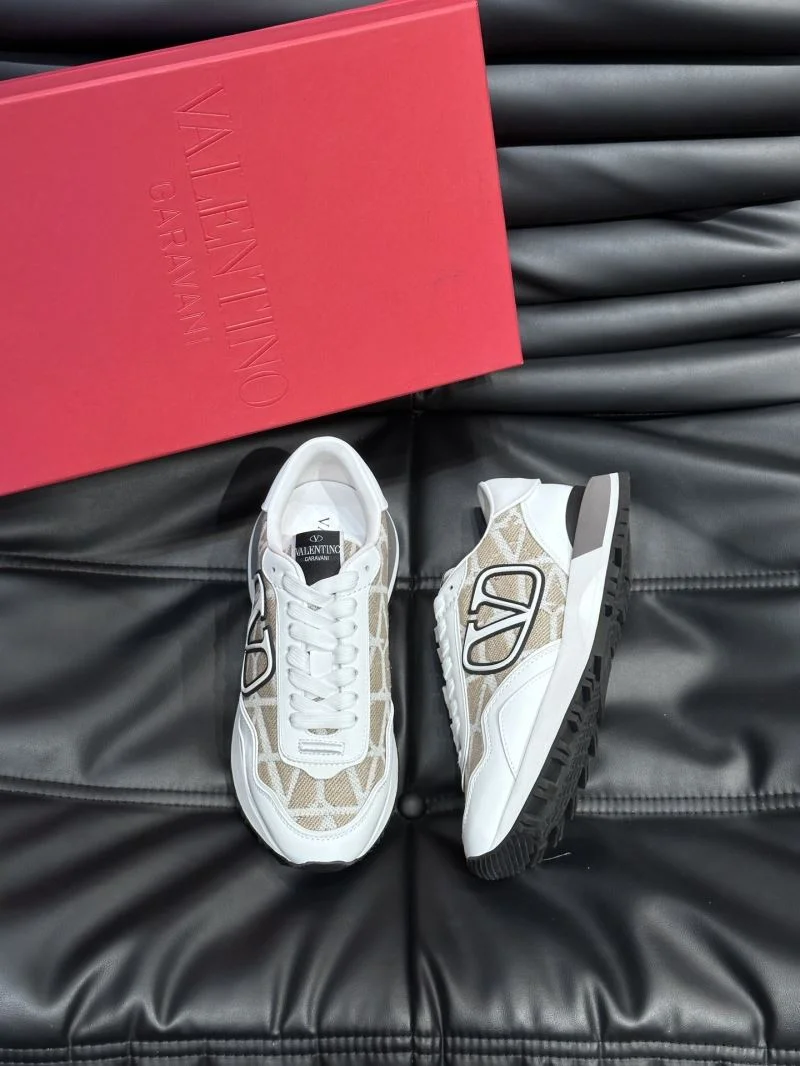 Valentino Rockrunner Shoes Youthful 35783