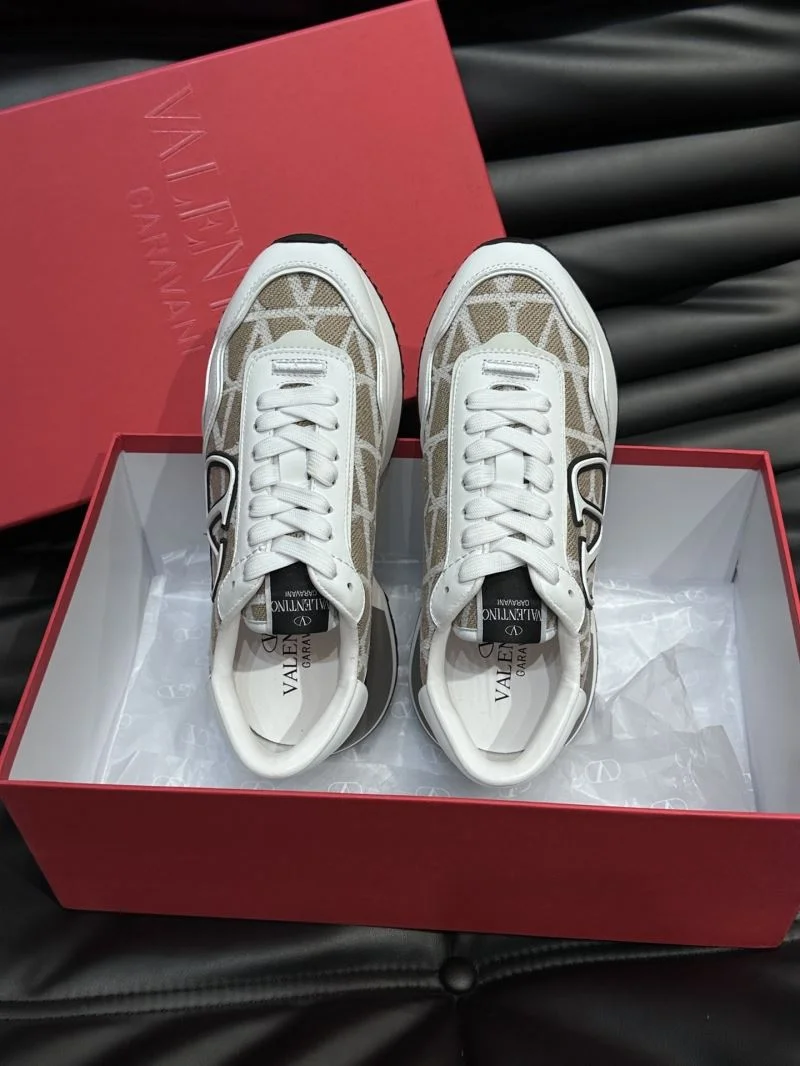 Valentino Rockrunner Shoes Youthful 35783