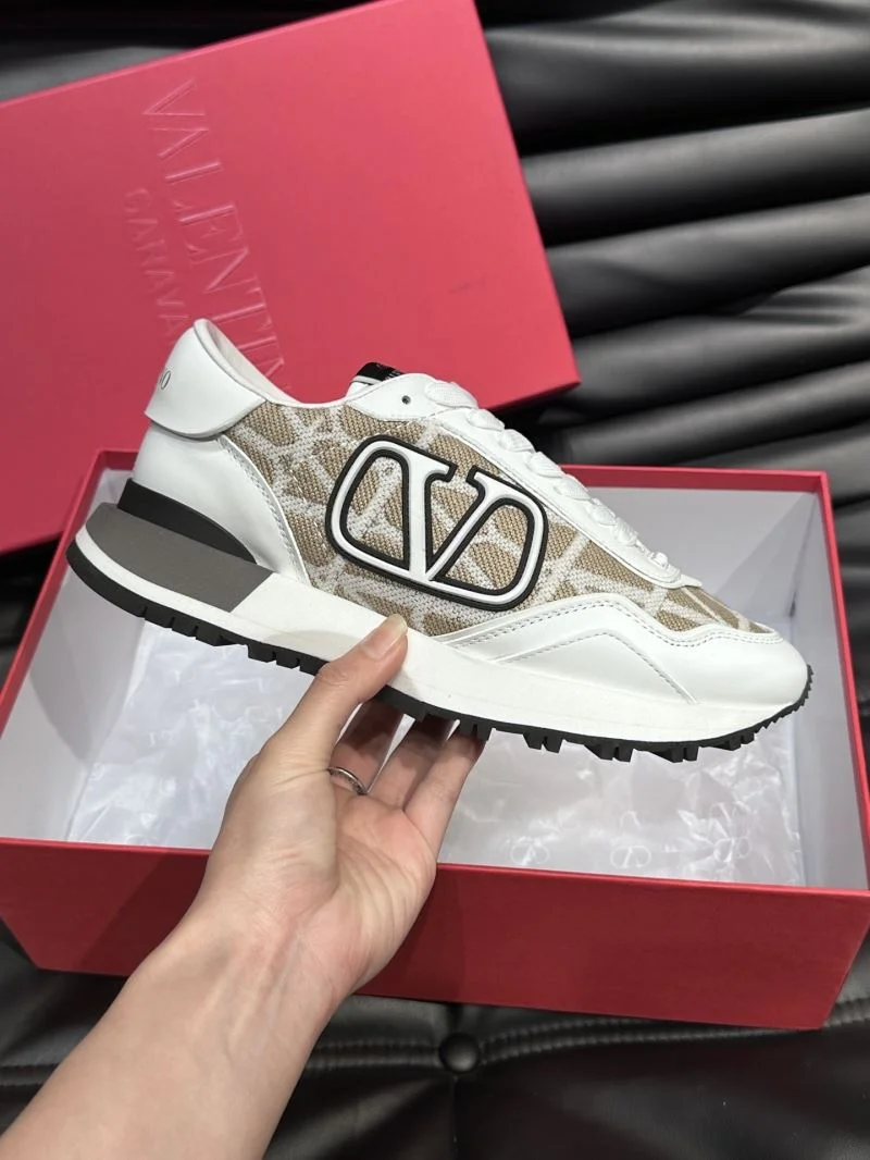 Valentino Rockrunner Shoes Youthful 35783