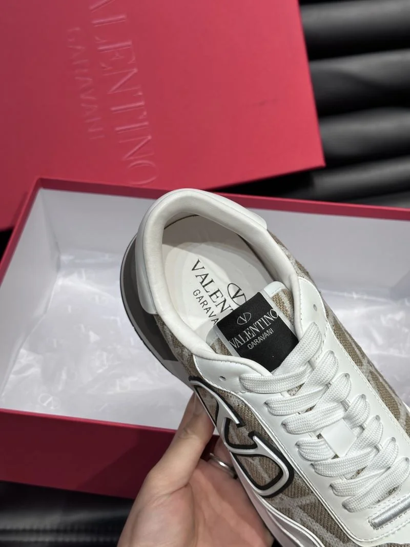 Valentino Rockrunner Shoes Youthful 35783