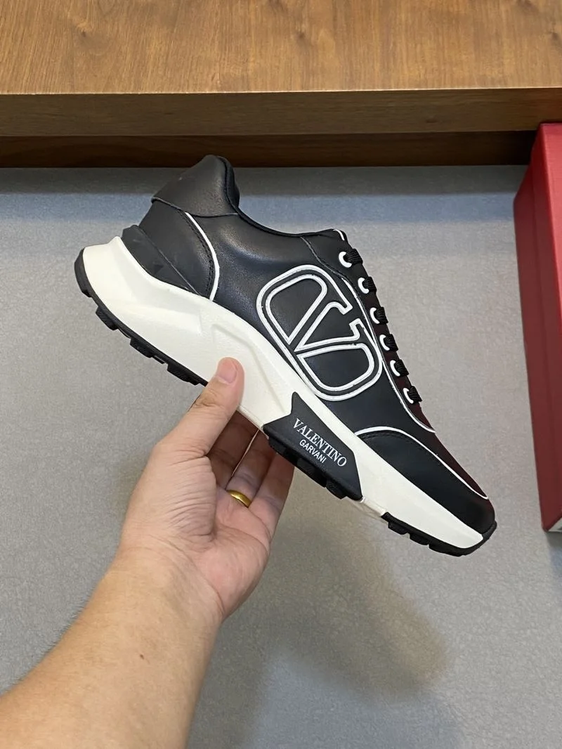 Efficient Valentino Rockrunner Shoes 36893