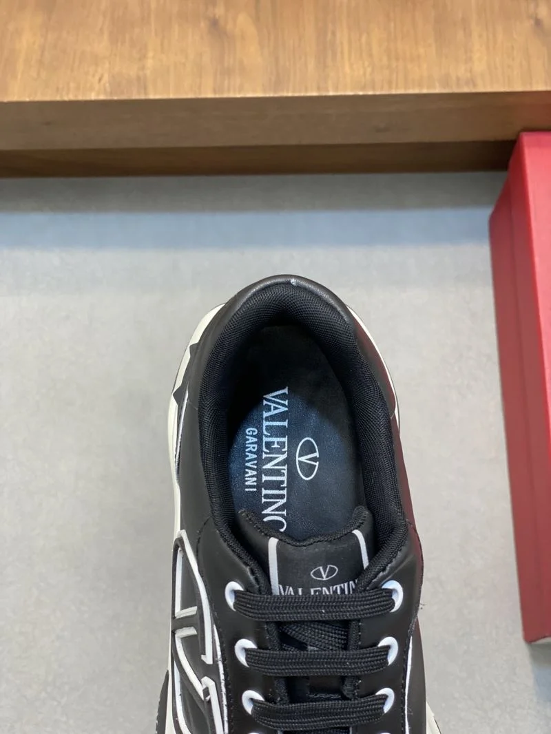 Efficient Valentino Rockrunner Shoes 36893