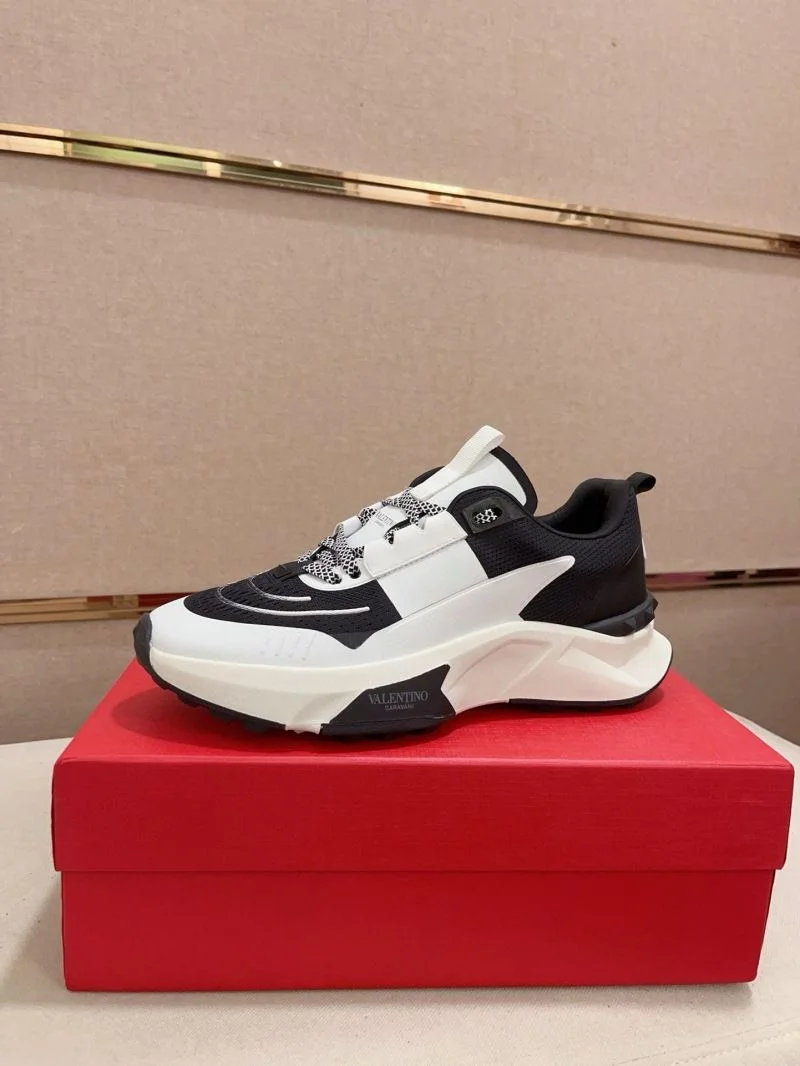 ComfortFit Valentino Rockrunner Shoes 36871