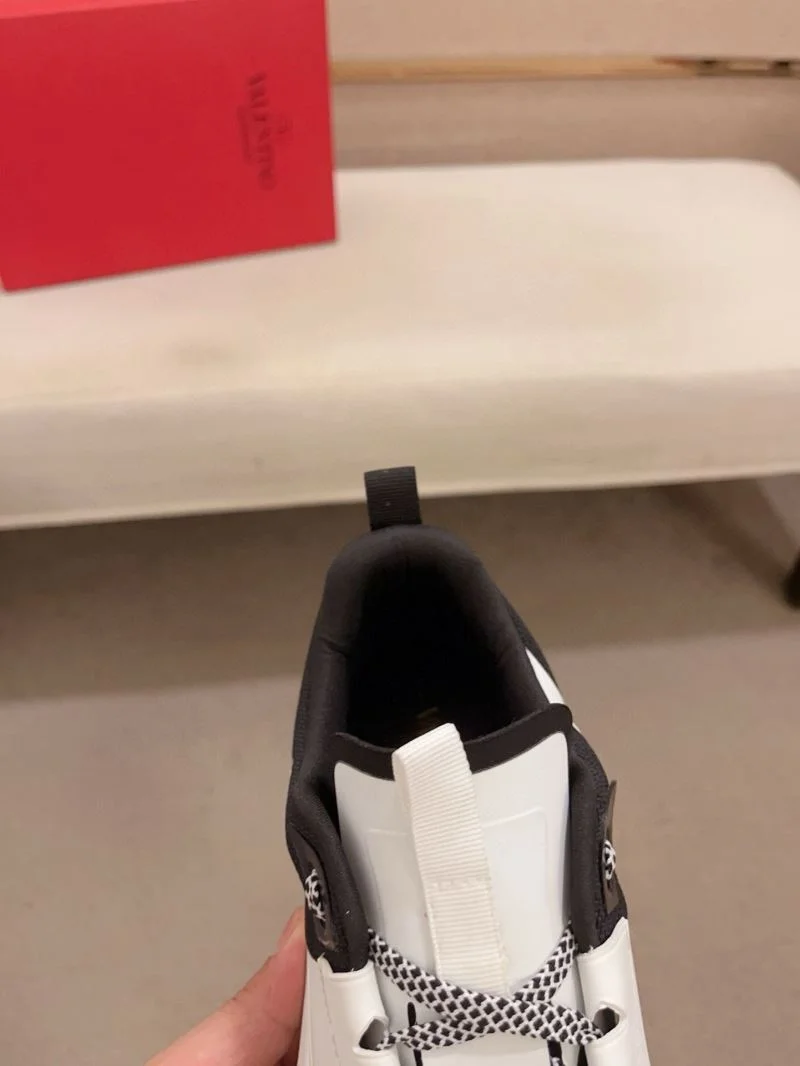 ComfortFit Valentino Rockrunner Shoes 36871