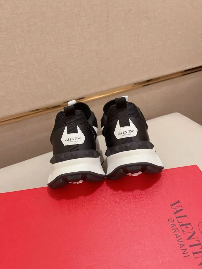 ComfortFit Valentino Rockrunner Shoes 36871