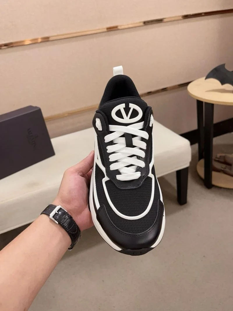 MultiPurpose Valentino Rockrunner Shoes 36858
