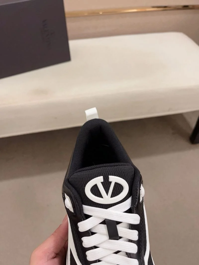 MultiPurpose Valentino Rockrunner Shoes 36858