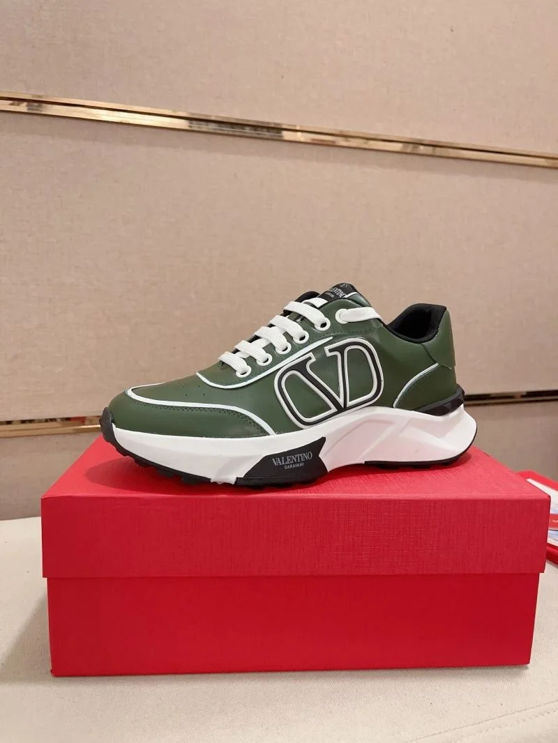 MoistureWicking Valentino Rockrunner Shoes 36852
