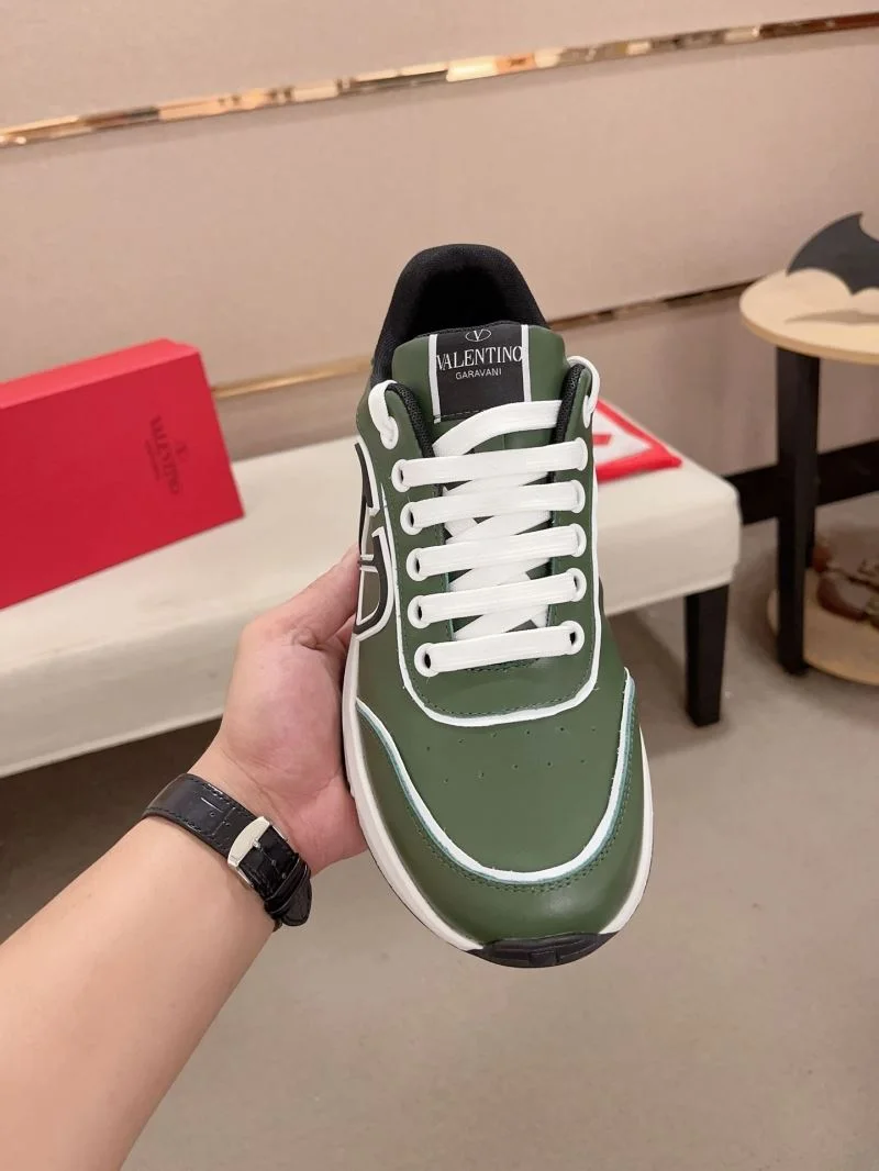 MoistureWicking Valentino Rockrunner Shoes 36852