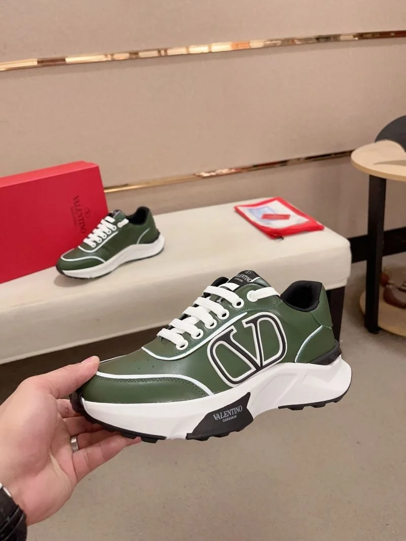 MoistureWicking Valentino Rockrunner Shoes 36852