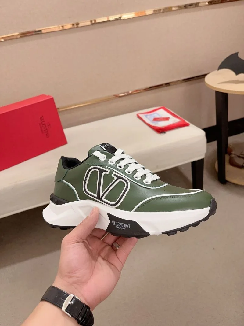 MoistureWicking Valentino Rockrunner Shoes 36852