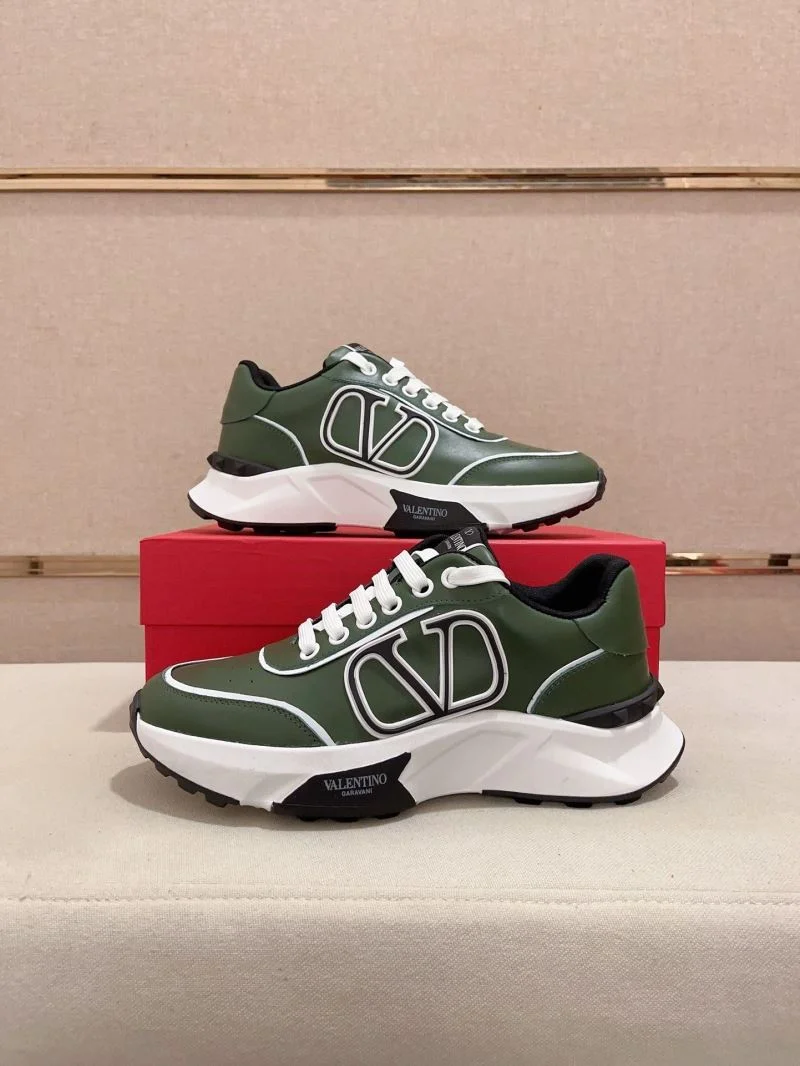 MoistureWicking Valentino Rockrunner Shoes 36852