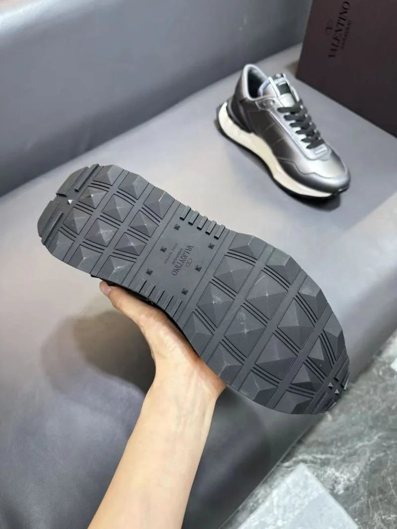 Valentino Rockrunner Shoes Trendy 36859