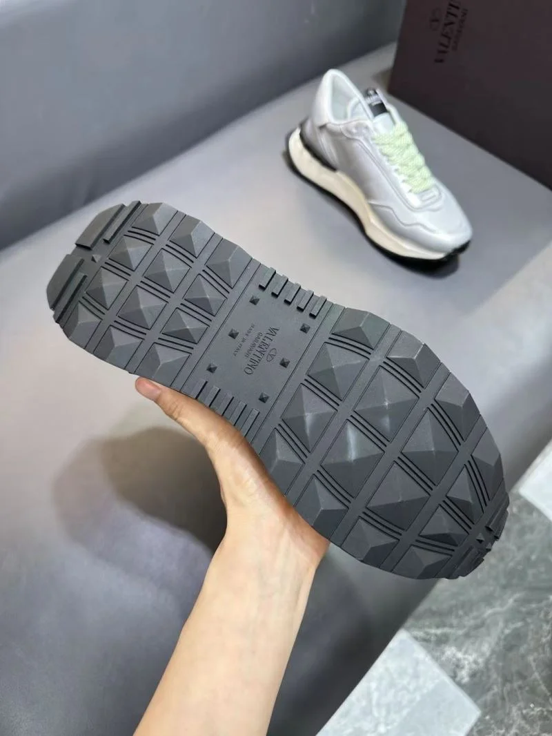 NewStyle Valentino Rockrunner Shoes 36855