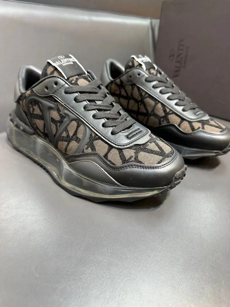 Attractive Valentino Rockrunner Shoes 36853