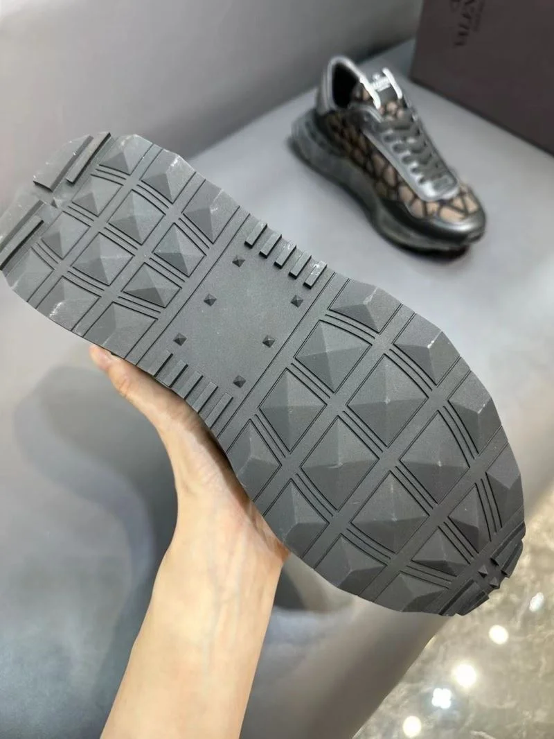 Attractive Valentino Rockrunner Shoes 36853