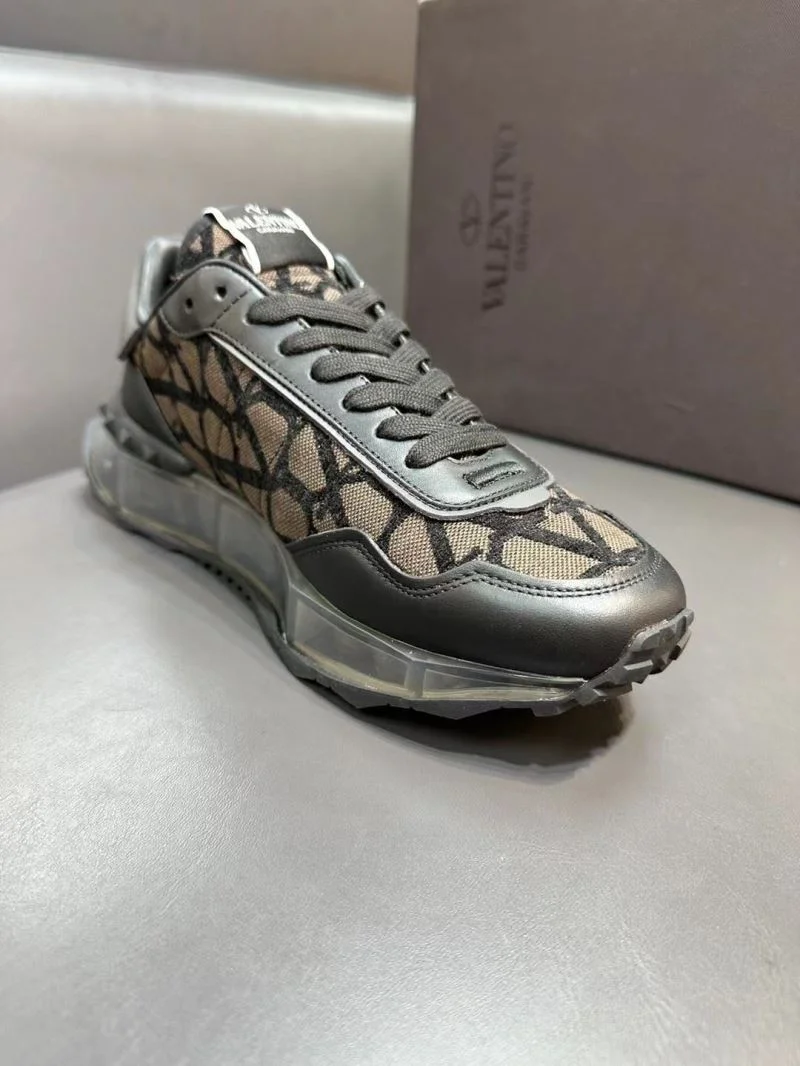 Attractive Valentino Rockrunner Shoes 36853